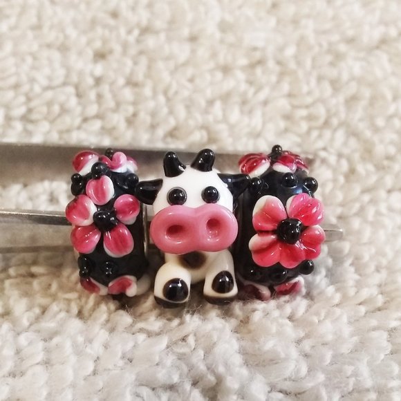NatureLoversJewelry Jewelry - European Charm Bracelet Beads: Cow + 2